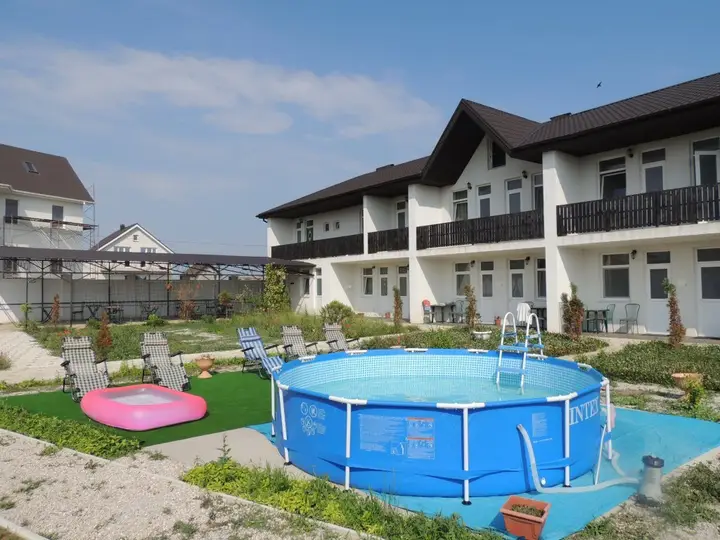 Заозерное: Odesskaya Gavan Guest House