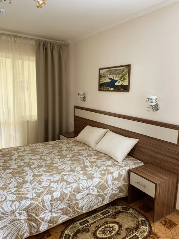 Саки: Lotos Guest House