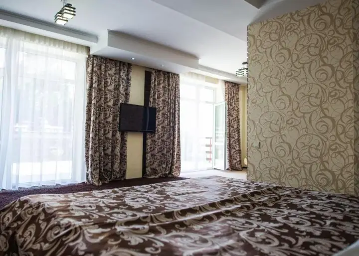 Утёс: Priliv Hotel