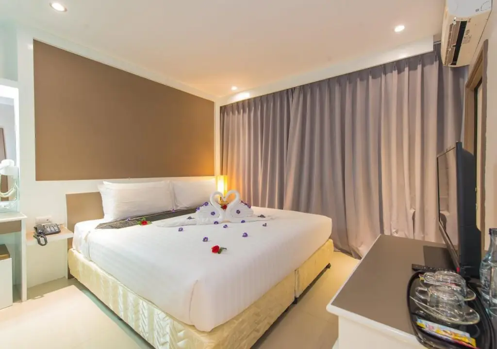 Кату: Sino Maison Hotel