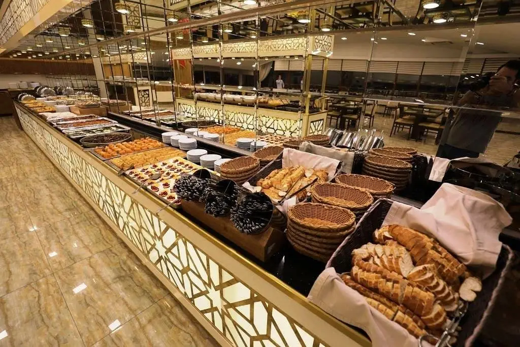 Ван: Haldi Hotel