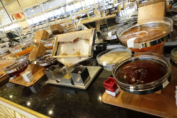 Ван: Haldi Hotel