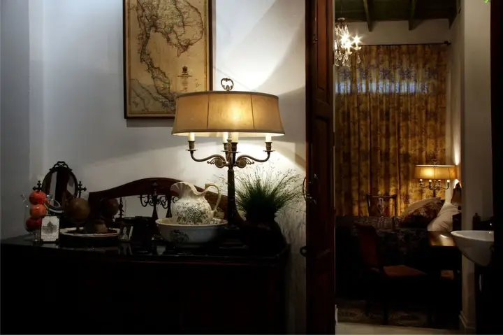 Бангкок: The Bhuthorn Bed and Breakfast