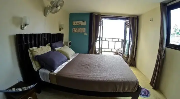 Ко-Липе: Davy Jones Locker Hotel
