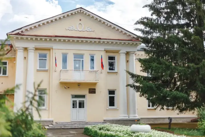 Лесной: Gostinitsa Merkom