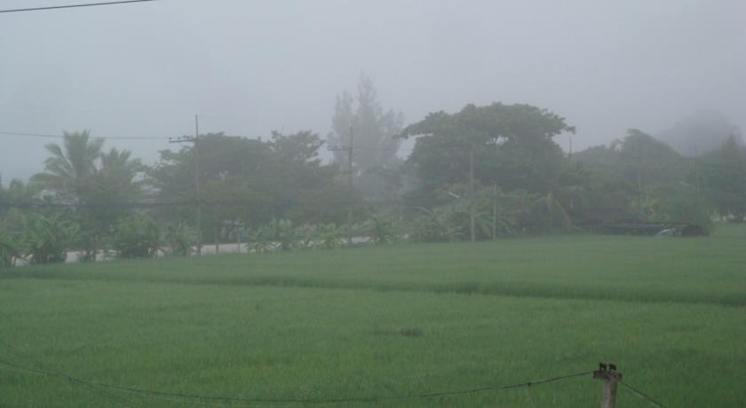 Лампанг: Dhanaporn Apartment