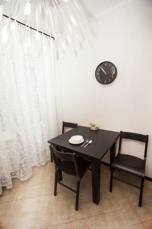 Екатеринбург: Etazhi Na Shchorsa 105 Apartment