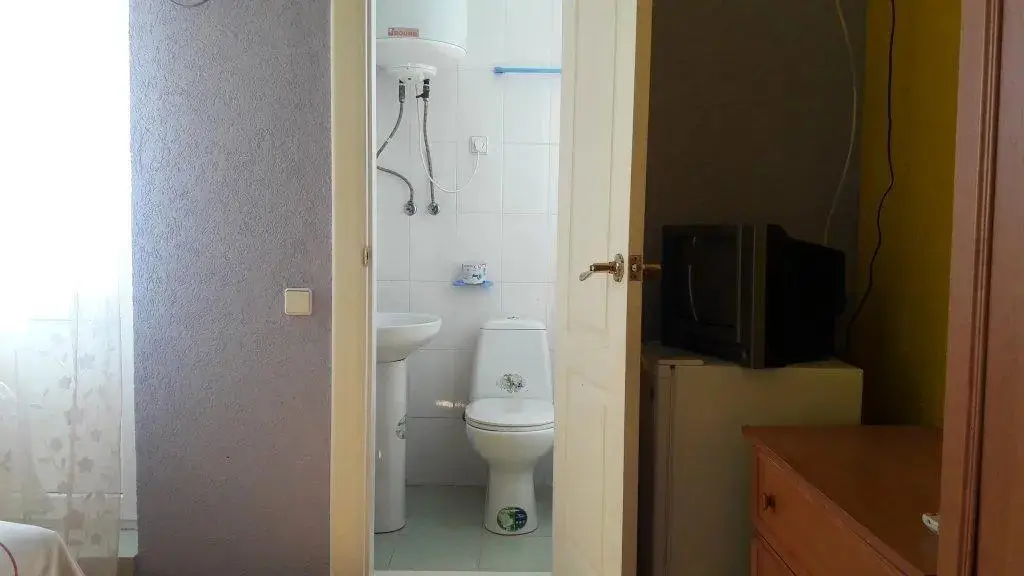 Саки: Lennara Hotel