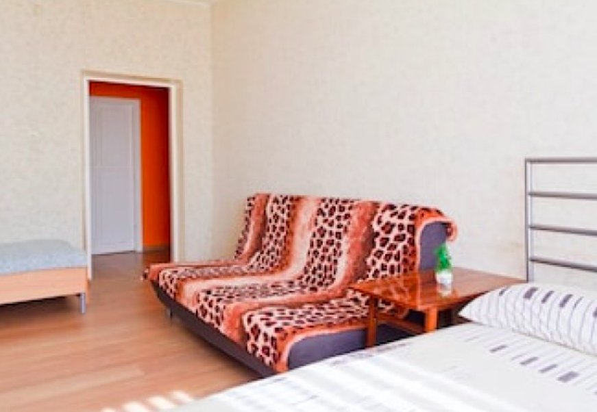 Екатеринбург: Apartment ALLiS-HALL on Lenina 48