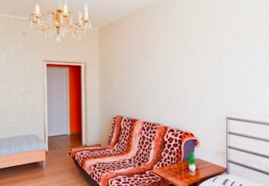 Екатеринбург: Apartment ALLiS-HALL on Lenina 48