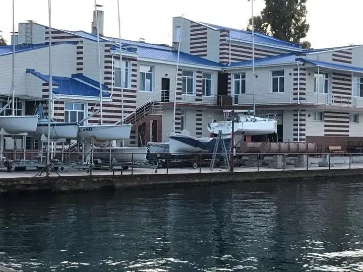 Севастополь: Ushakova Balka Yacht Club