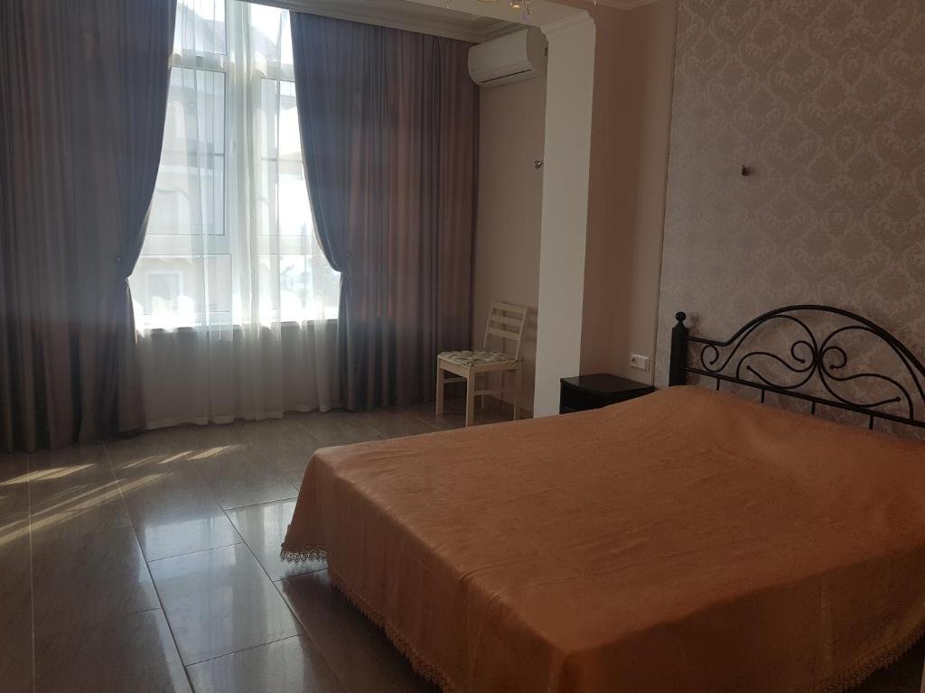 Геленджик: Apartment Krymskaya 19V