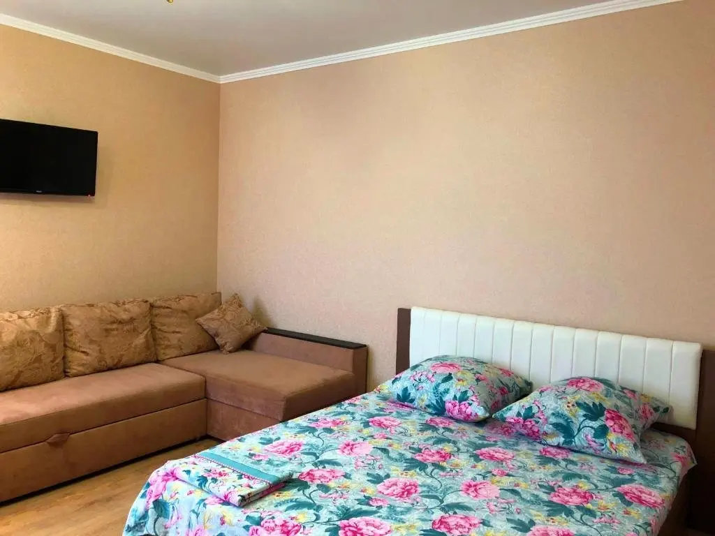 Краснодар: Apartment on Avtolyubiteley 52/1