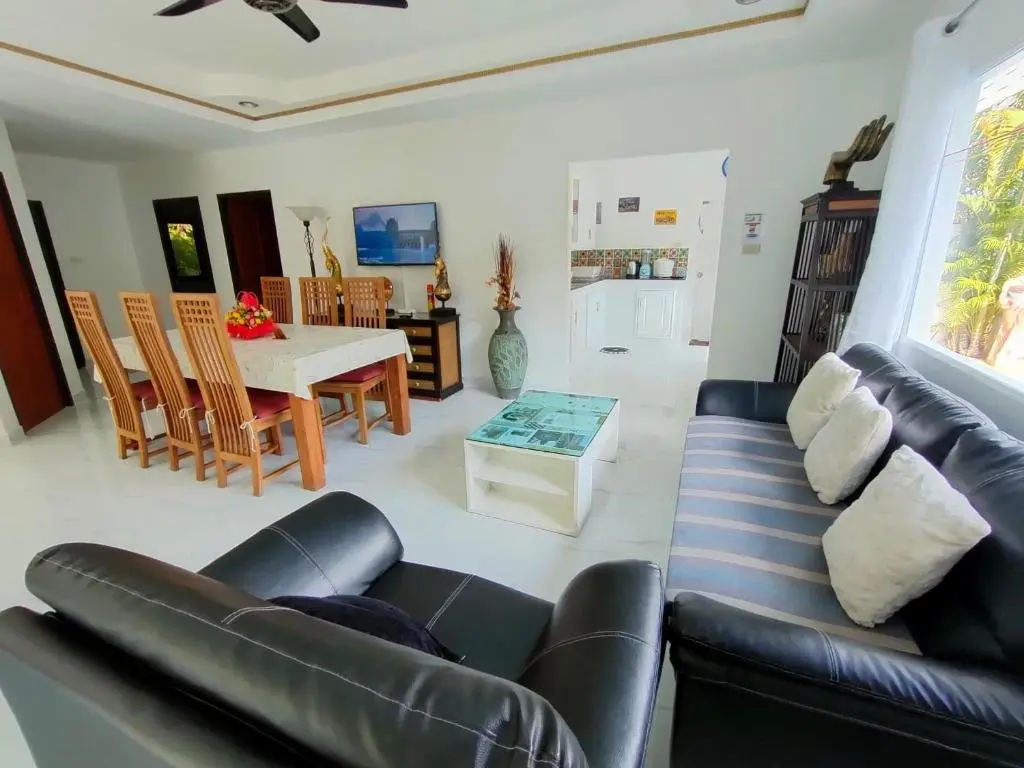 Паттайя: CORNER VILLA - PATTAYA HOLIDAY HOUSE WALKING STREET 4 bedrooms