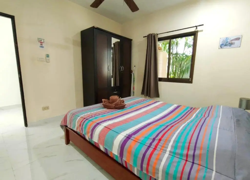 Паттайя: CORNER VILLA - PATTAYA HOLIDAY HOUSE WALKING STREET 4 bedrooms