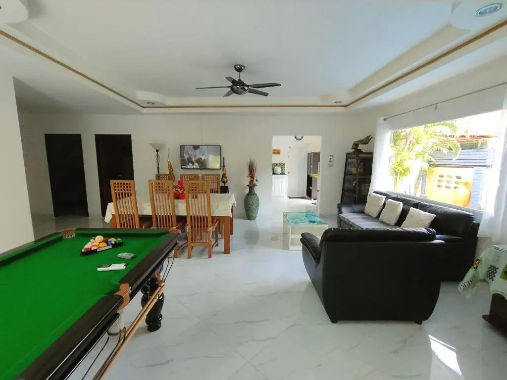Паттайя: CORNER VILLA - PATTAYA HOLIDAY HOUSE WALKING STREET 4 bedrooms