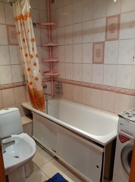 Ноябрьск: Alatyr Noyabrsk, st. Lenina, 15