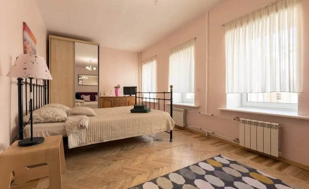 Санкт-Петербург: Lucky Room (Лаки Рум) на Жуковского