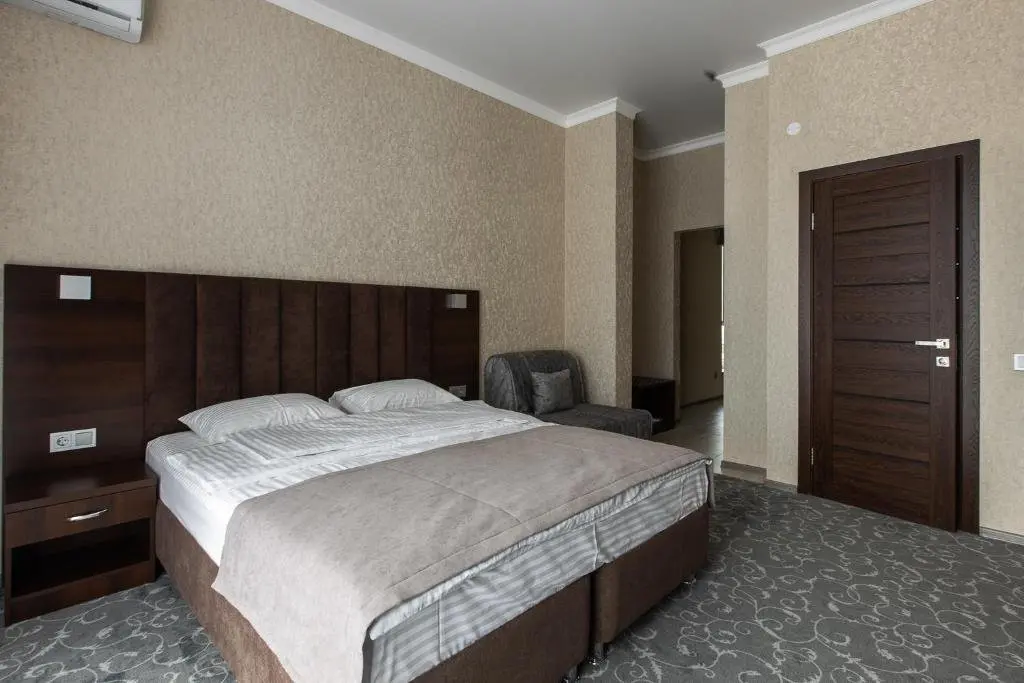 Ольгинка: Family Hotel
