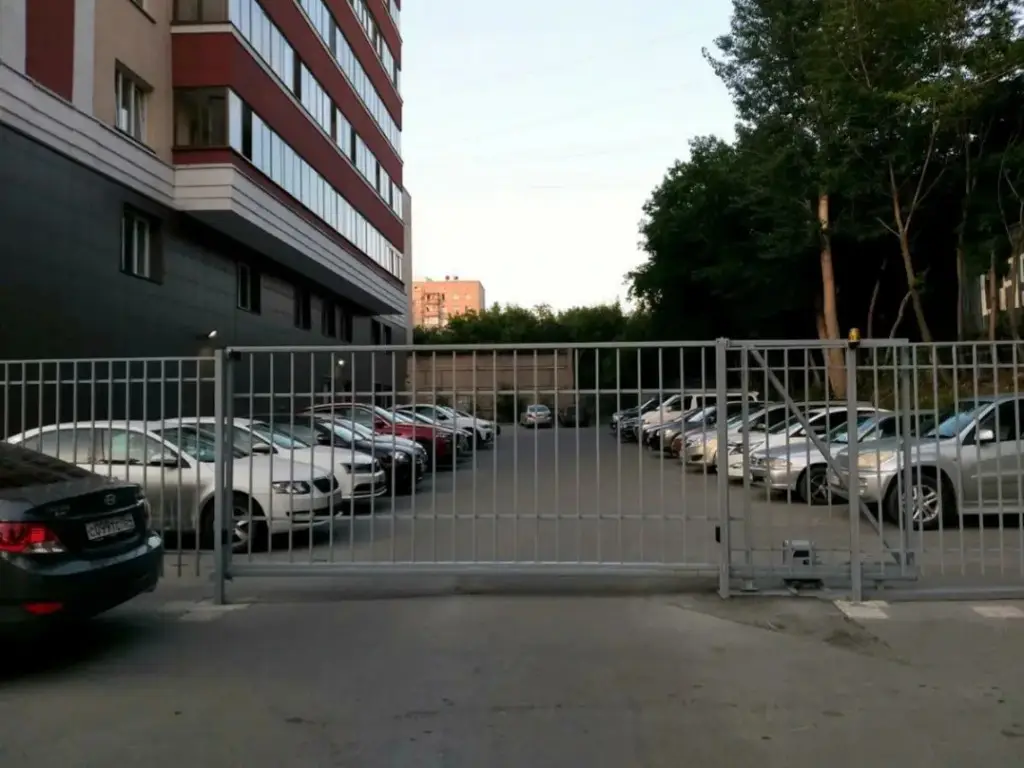 Новосибирск: Квартира возле метро Красный проспект рядом МЦ Мешалкина