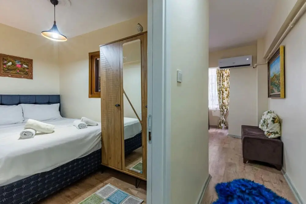 Стамбул: Colorful Flat With Backyard Close to Taksim Square