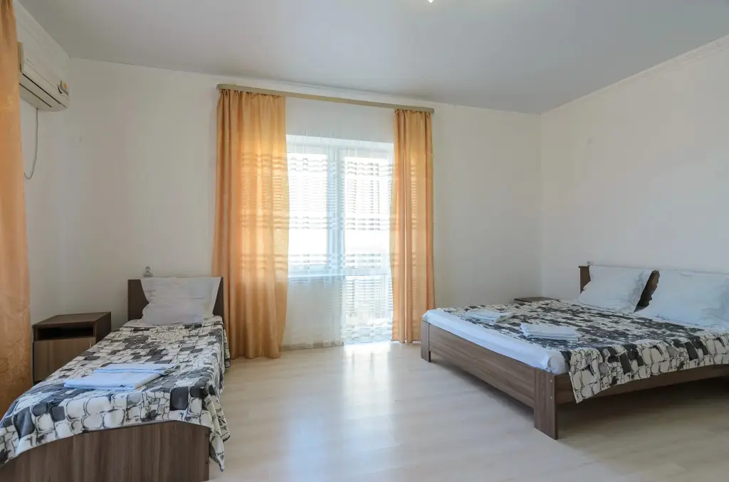 Витязево: Guest House Chernomorochka