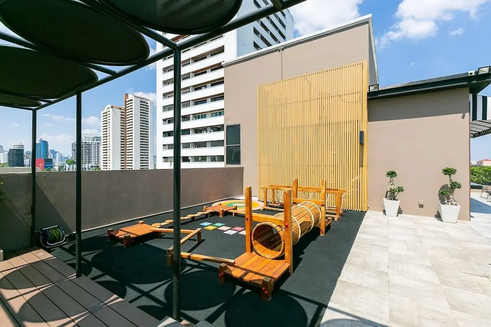 Бангкок: Your Private Oasis Stylish 2br With Spacious Living Room and Pool Access