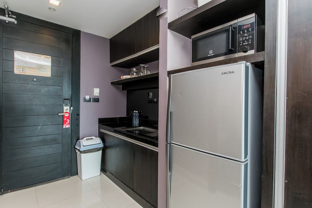 Кату: Suite Large Studio Apt With Hot Tub Bath In Front Pa Tong Beach