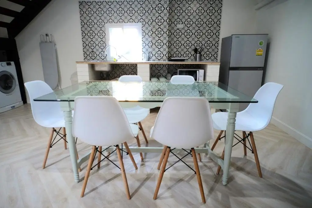 Бангкок: Silom Apartment Close to BTS +WIFI+Netflix