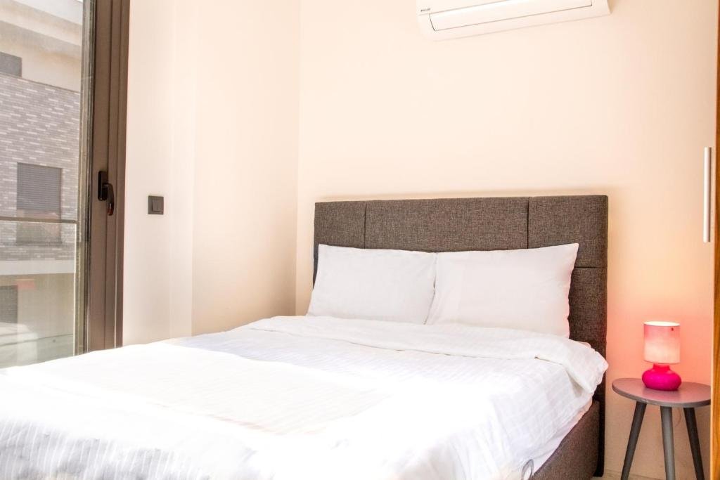 Чешме: Gorgeous Apartment With Pool and Balcony In Izmir
