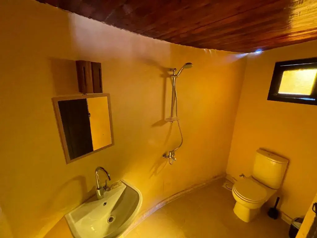 Сива: Taghaghien Island Resort