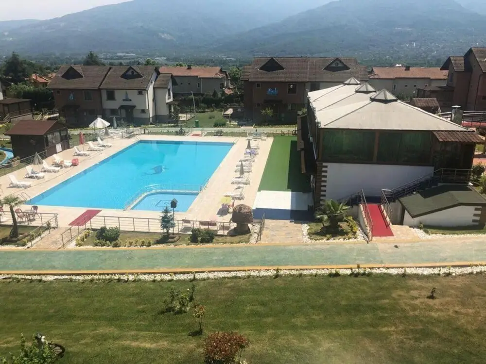 Измит: Villa Near Sapanca Lake With Jacuzzi Shared Pool