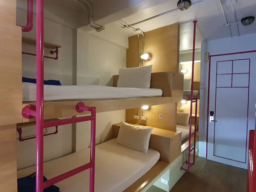 Муанг: Slumber Party Surf Kata Phuket