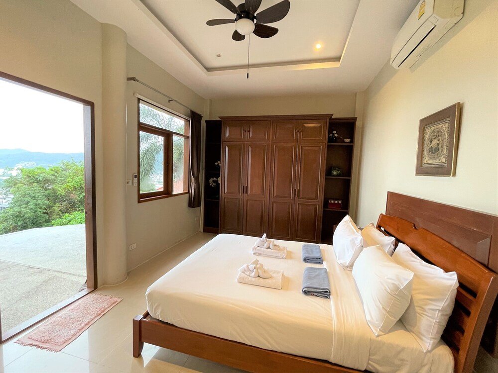 Sea view private pool villa in Patong — фото 1