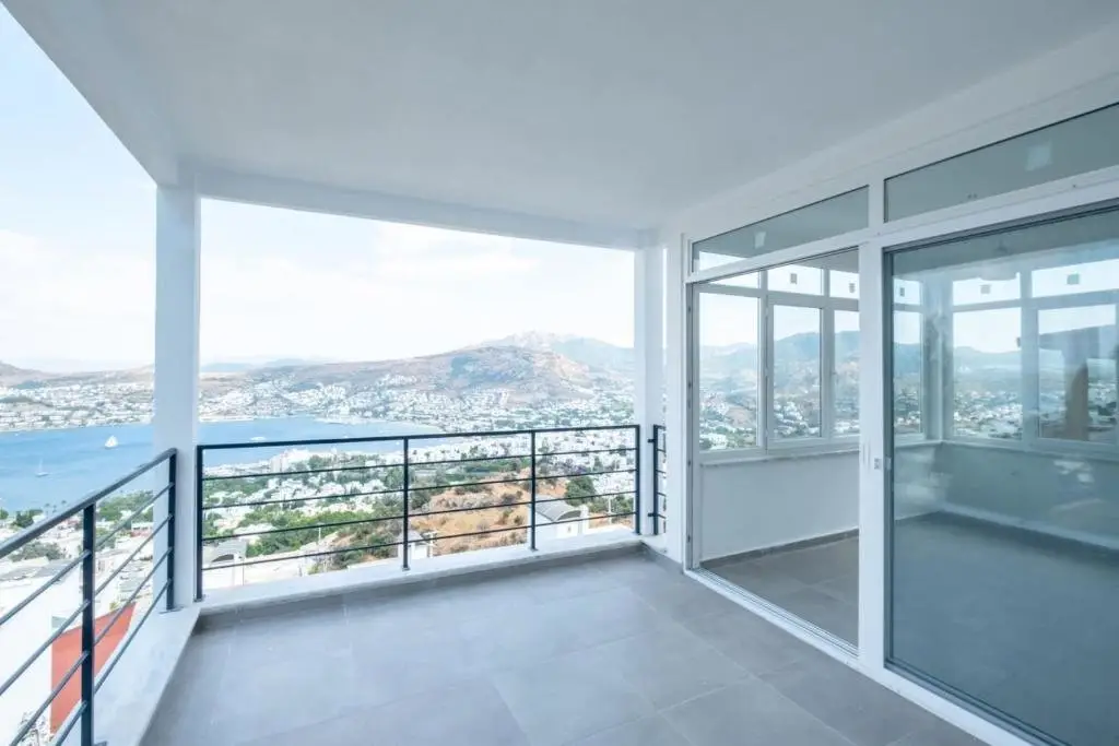 Triplex Villa With Fantastic View in Bodrum — фото 1