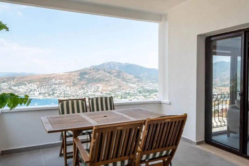 Гюндоган: Triplex Villa With Fantastic View in Bodrum