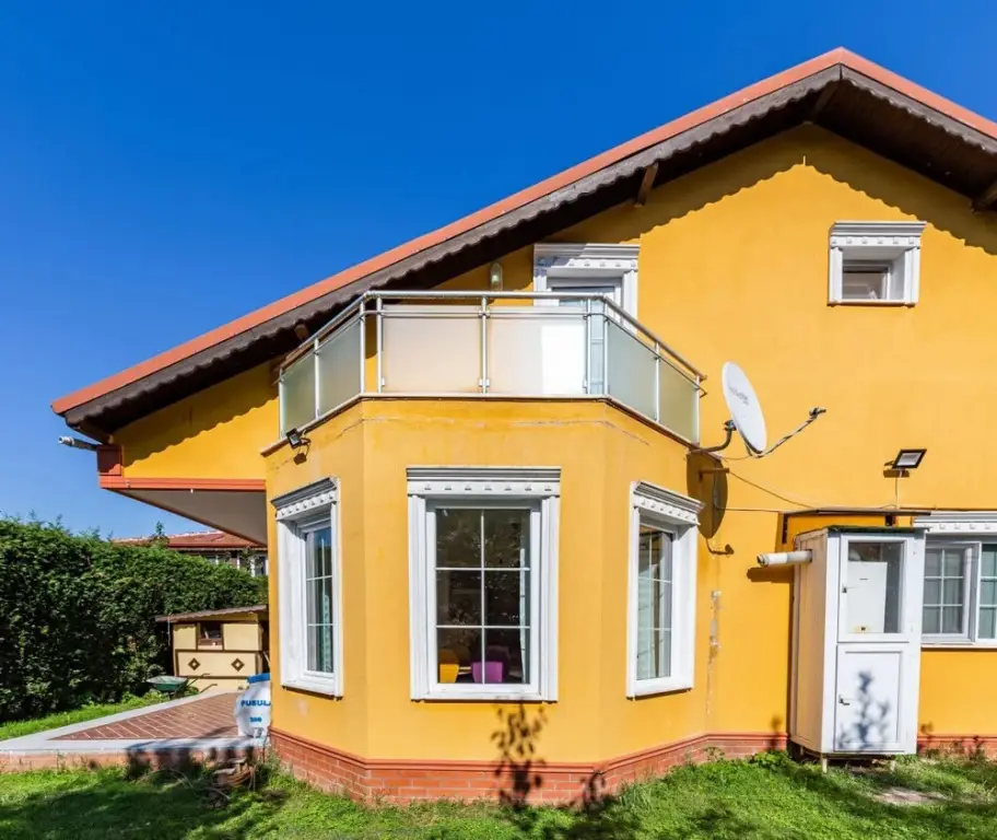 Дербент: Villa With Garden Surrounded by Nature in Sapanca