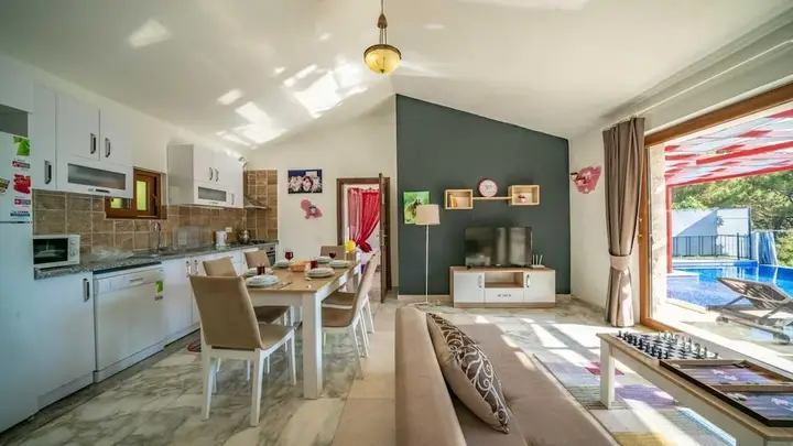 Исламлар: Sleek Villa With Pool Backyard Jacuzzi in Kas