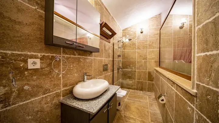 Исламлар: Sleek Villa With Pool Backyard Jacuzzi in Kas