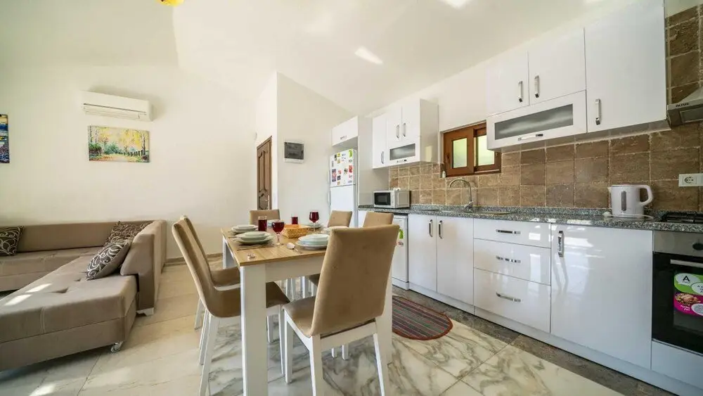 Исламлар: Sleek Villa With Pool Backyard Jacuzzi in Kas