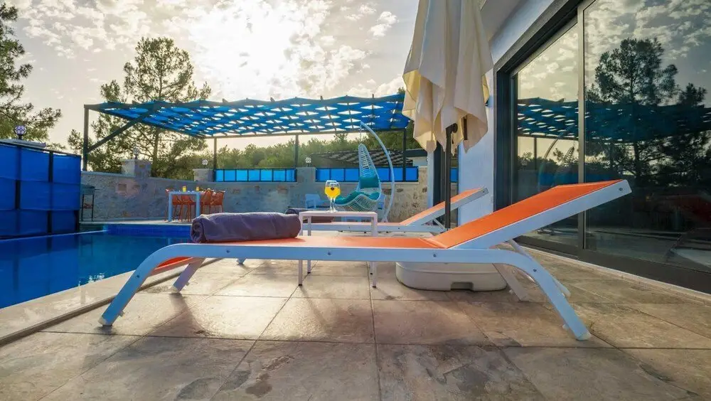 Исламлар: Vibrant Villa With Pool Backyard Jacuzzi in Kas