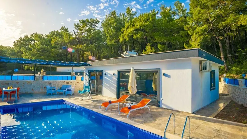 Исламлар: Vibrant Villa With Pool Backyard Jacuzzi in Kas