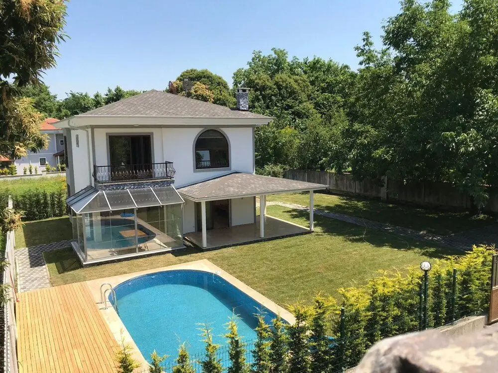 Сакарья: Sleek Villa in Sapanca With Pool and Winter Garden
