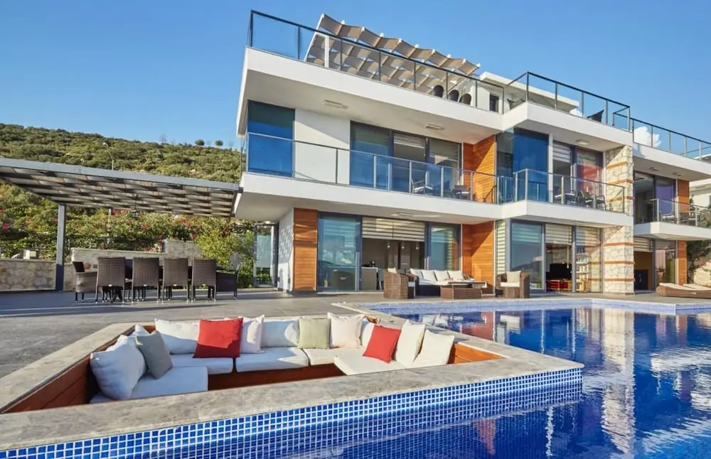 Villa Elmas -stunning 5 bed Villa With Rooftop bar — фото 1