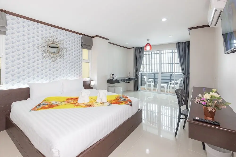Кату: The Chic Patong