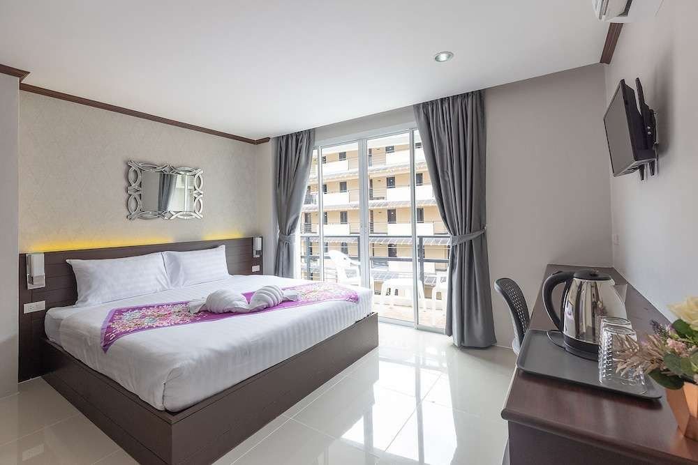 Кату: The Chic Patong