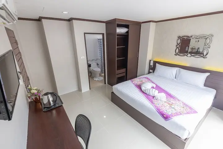 Кату: The Chic Patong