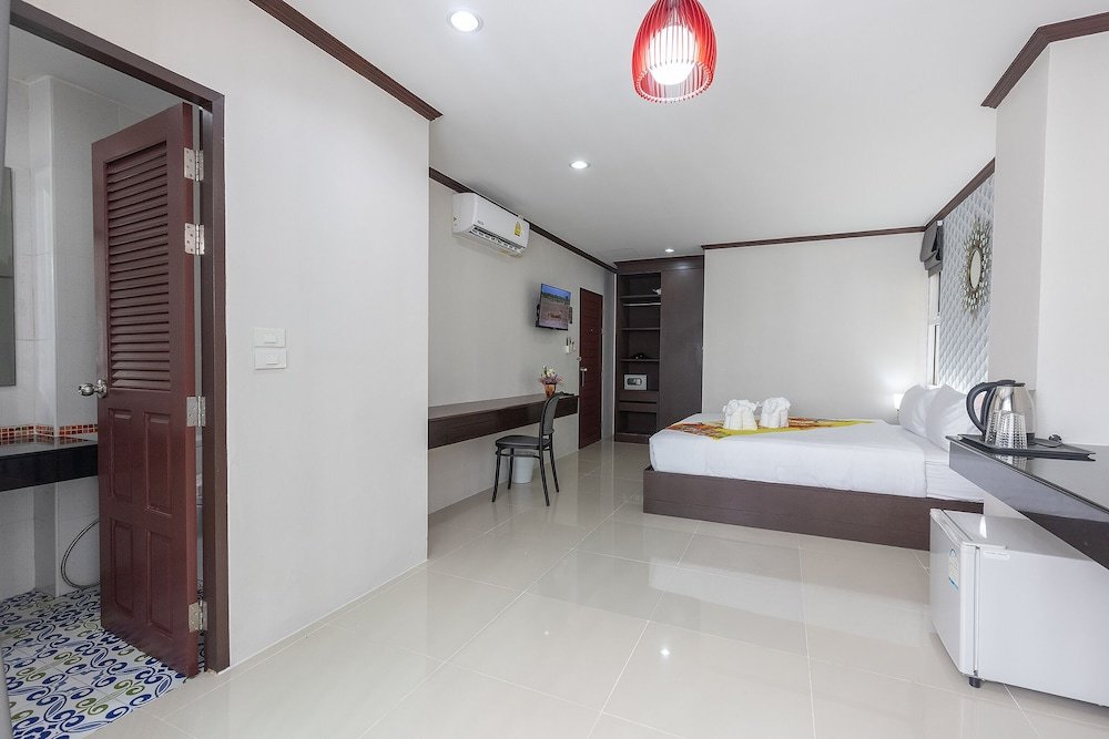 Кату: The Chic Patong