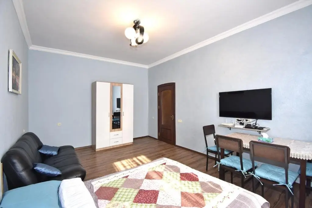 Ереван: Apartment near Sasundci Davit Metro Station
