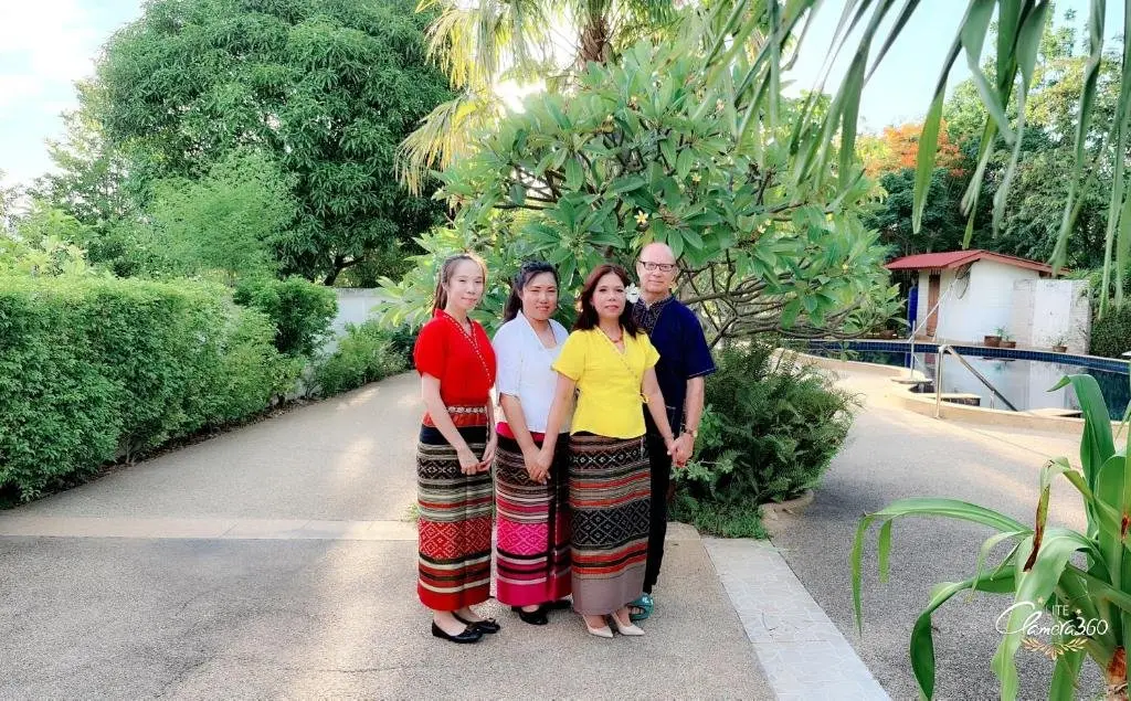 Чаам: Welcome to our Oasis The Beautiful Bungalow Yellow